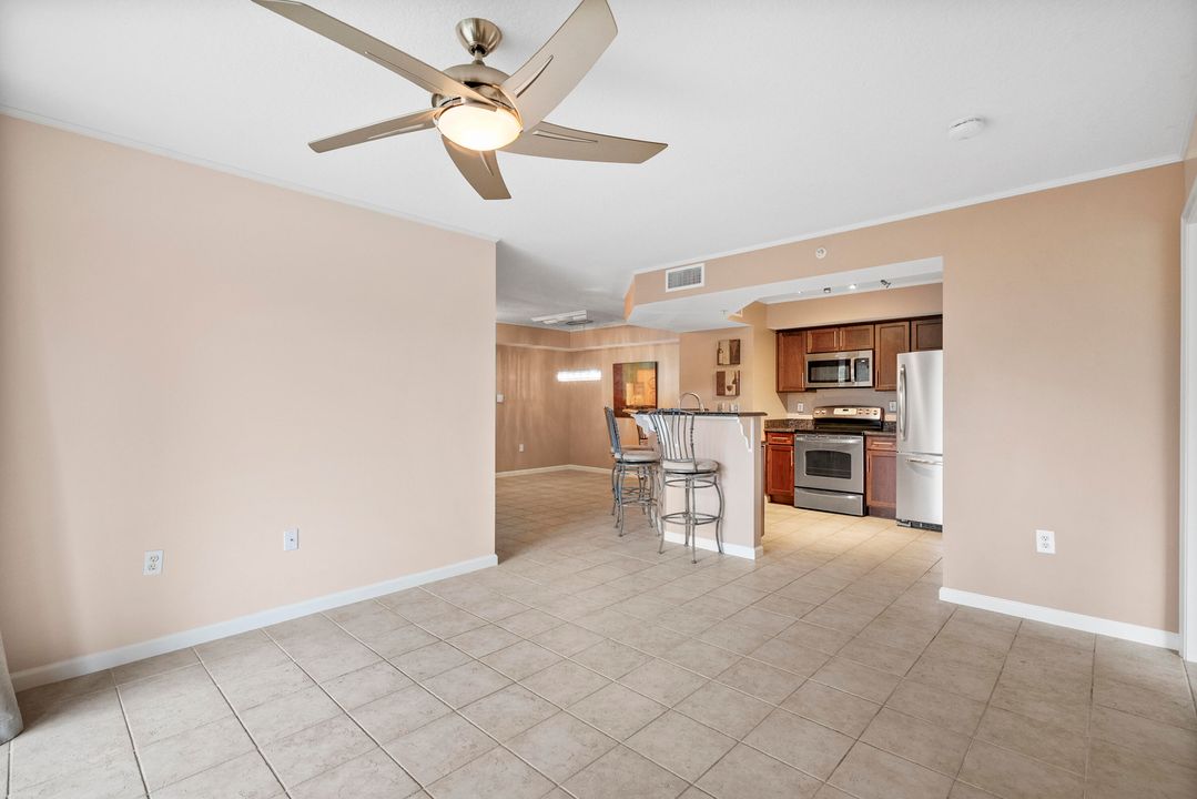 For Sale: $255,900 (2 beds, 2 baths, 1067 Square Feet)