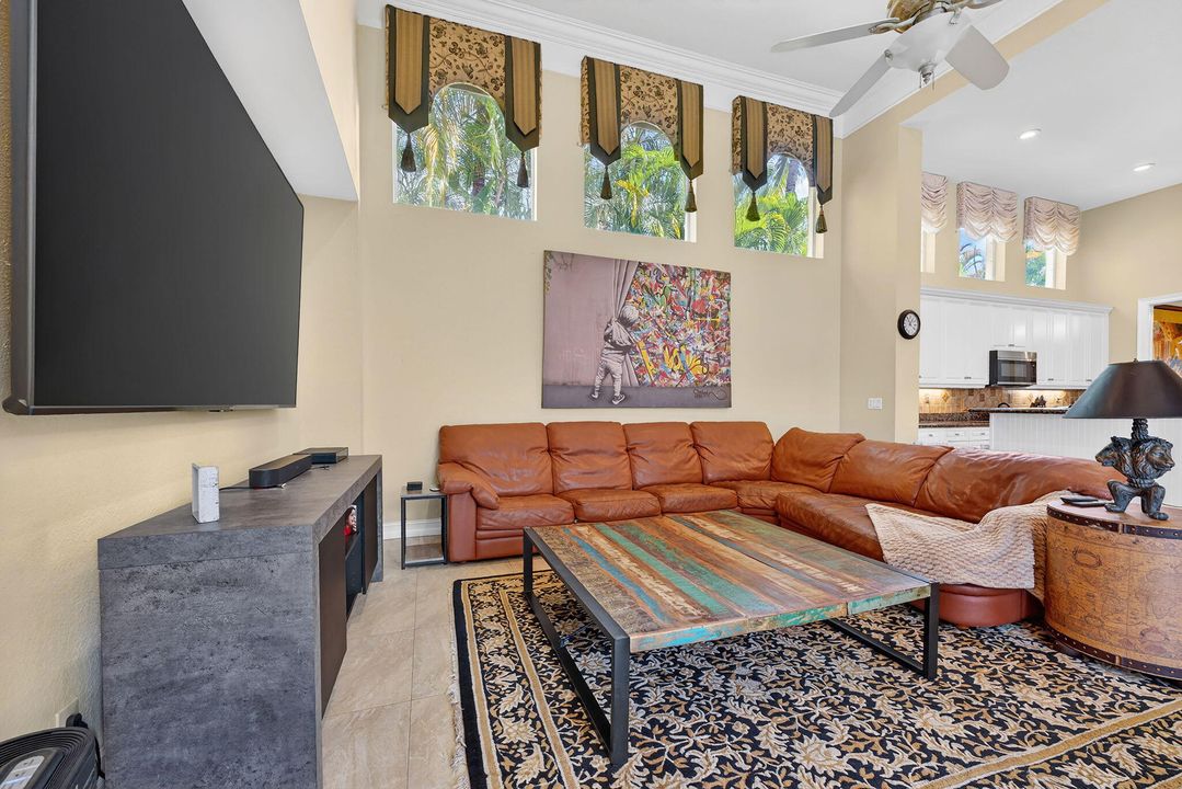 For Rent: $10,900 (5 beds, 4 baths, 3741 Square Feet)