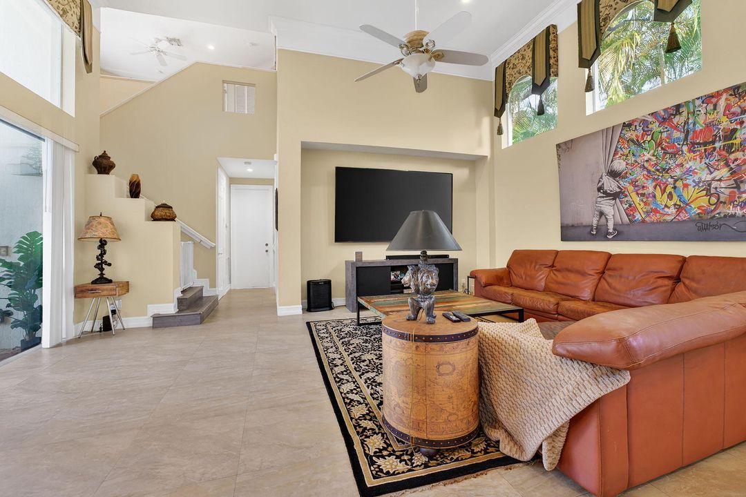 For Rent: $10,900 (5 beds, 4 baths, 3741 Square Feet)