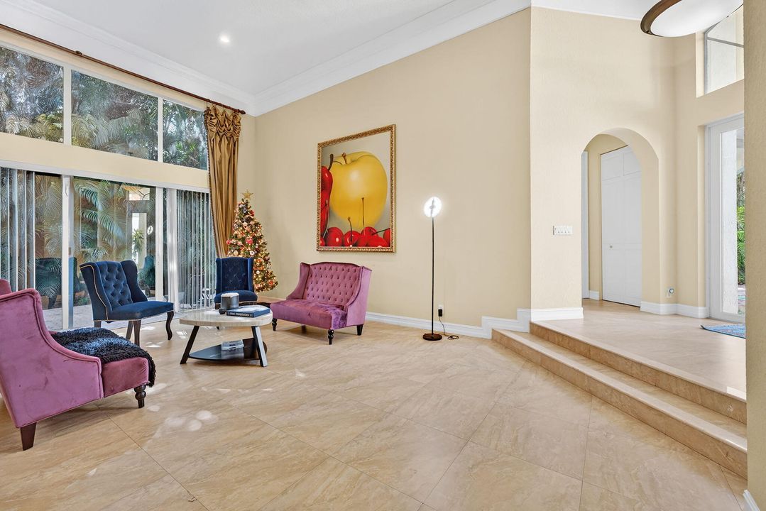 For Rent: $10,900 (5 beds, 4 baths, 3741 Square Feet)