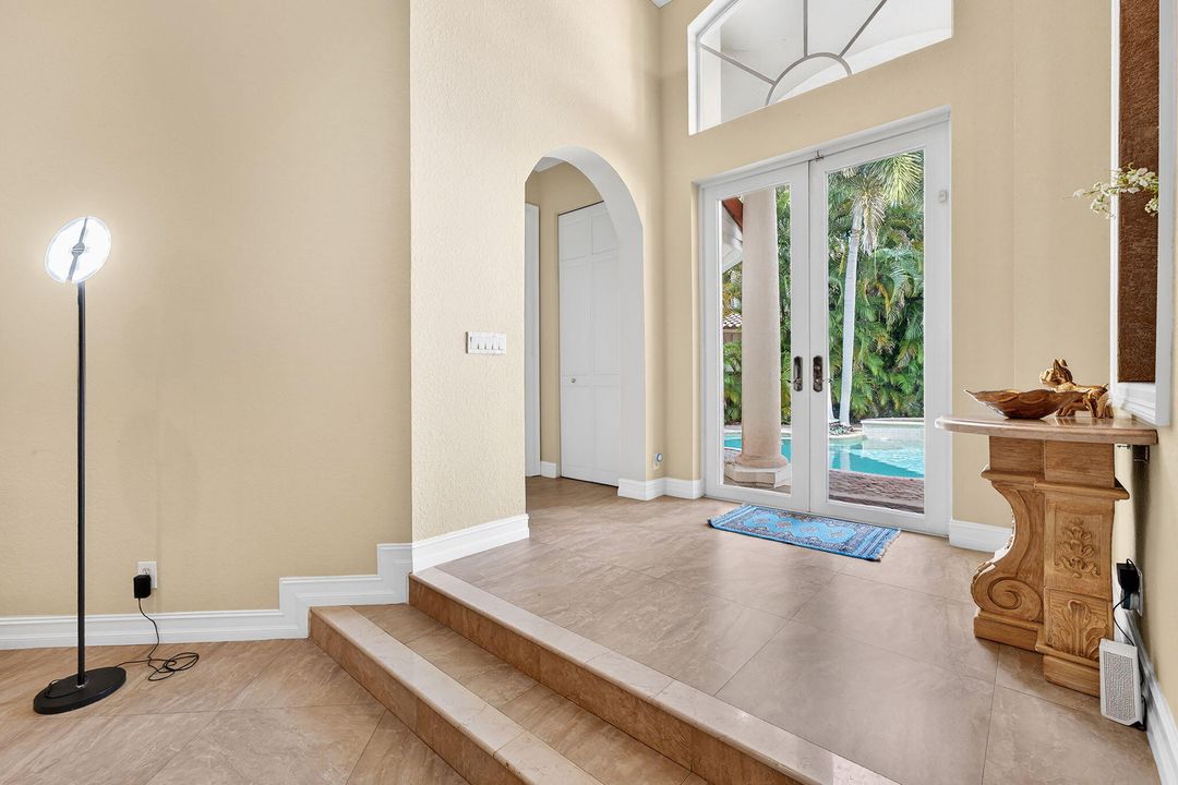 For Rent: $10,900 (5 beds, 4 baths, 3741 Square Feet)