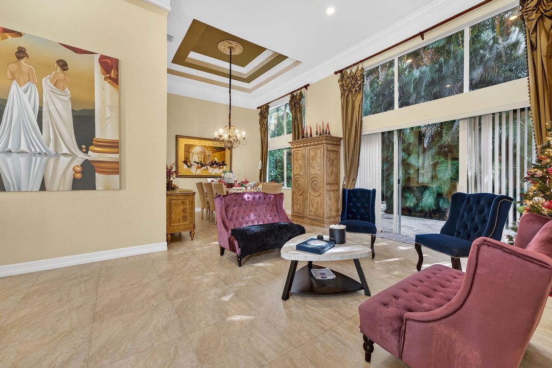 For Rent: $10,900 (5 beds, 4 baths, 3741 Square Feet)