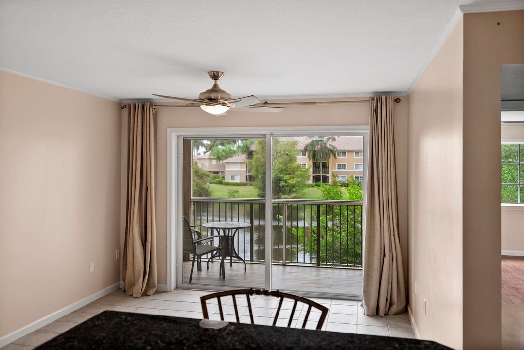 For Sale: $255,900 (2 beds, 2 baths, 1067 Square Feet)