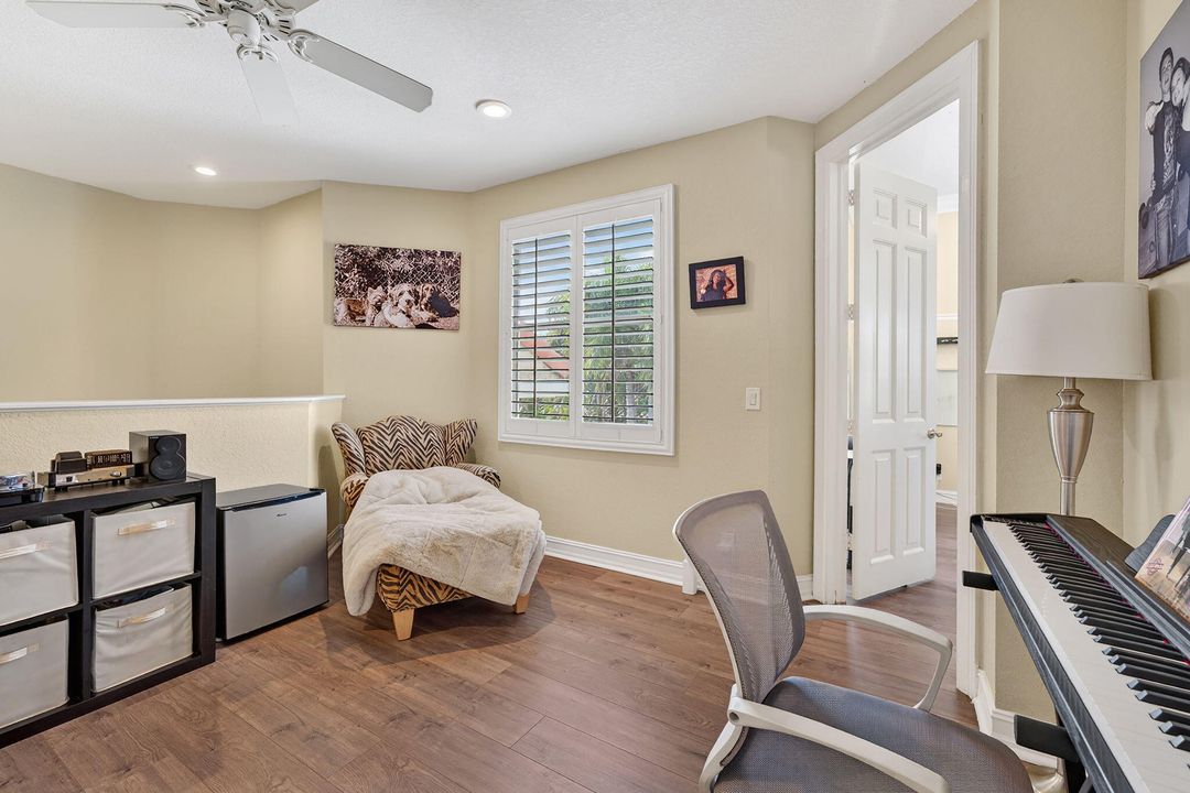 For Rent: $10,900 (5 beds, 4 baths, 3741 Square Feet)