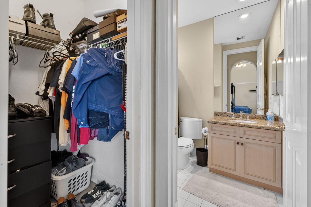 For Rent: $10,900 (5 beds, 4 baths, 3741 Square Feet)