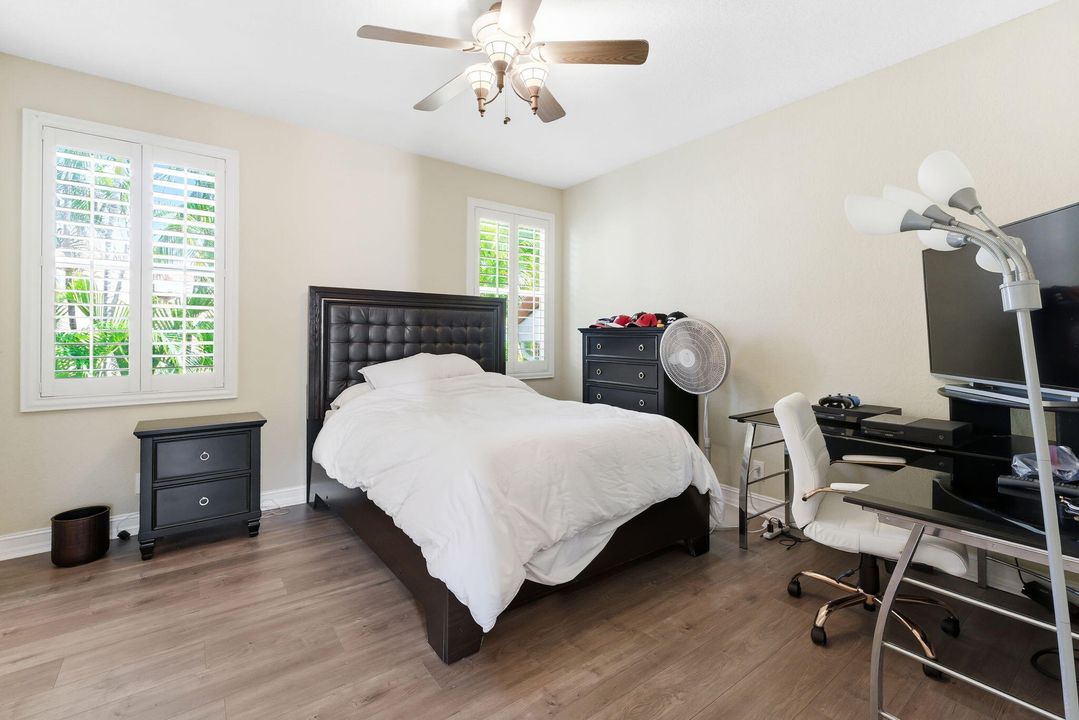 For Rent: $10,900 (5 beds, 4 baths, 3741 Square Feet)