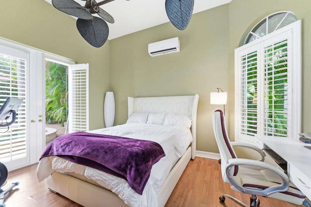 For Rent: $10,900 (5 beds, 4 baths, 3741 Square Feet)