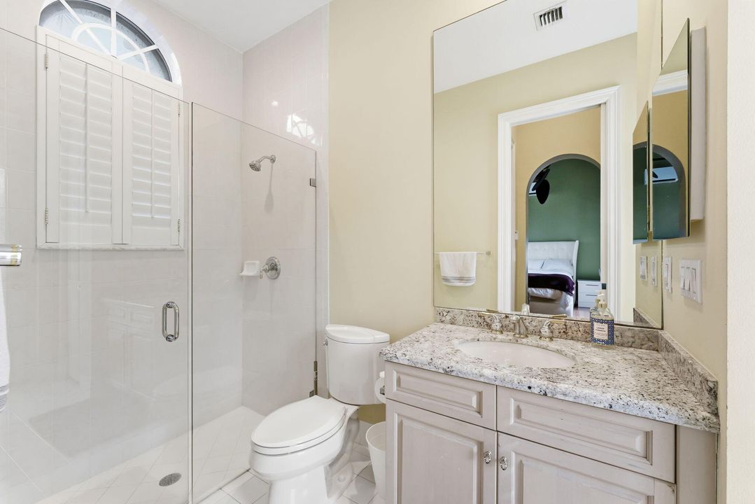 For Rent: $10,900 (5 beds, 4 baths, 3741 Square Feet)