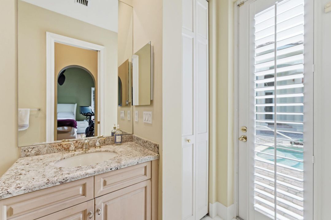 For Rent: $10,900 (5 beds, 4 baths, 3741 Square Feet)