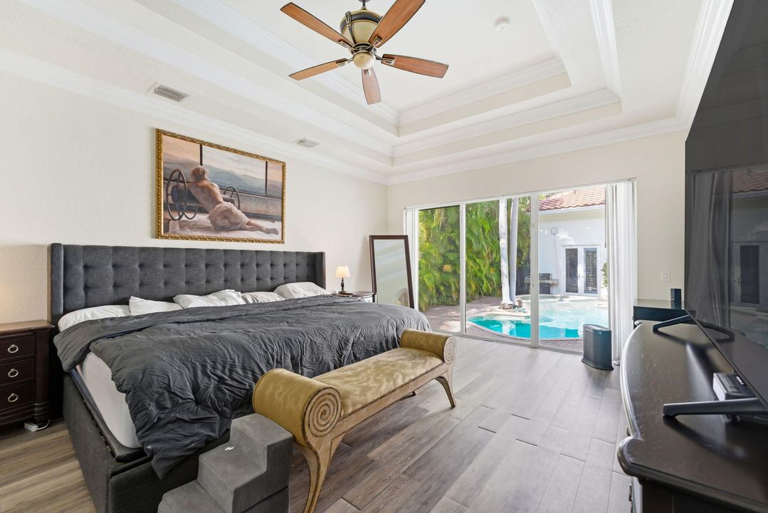 For Rent: $10,900 (5 beds, 4 baths, 3741 Square Feet)