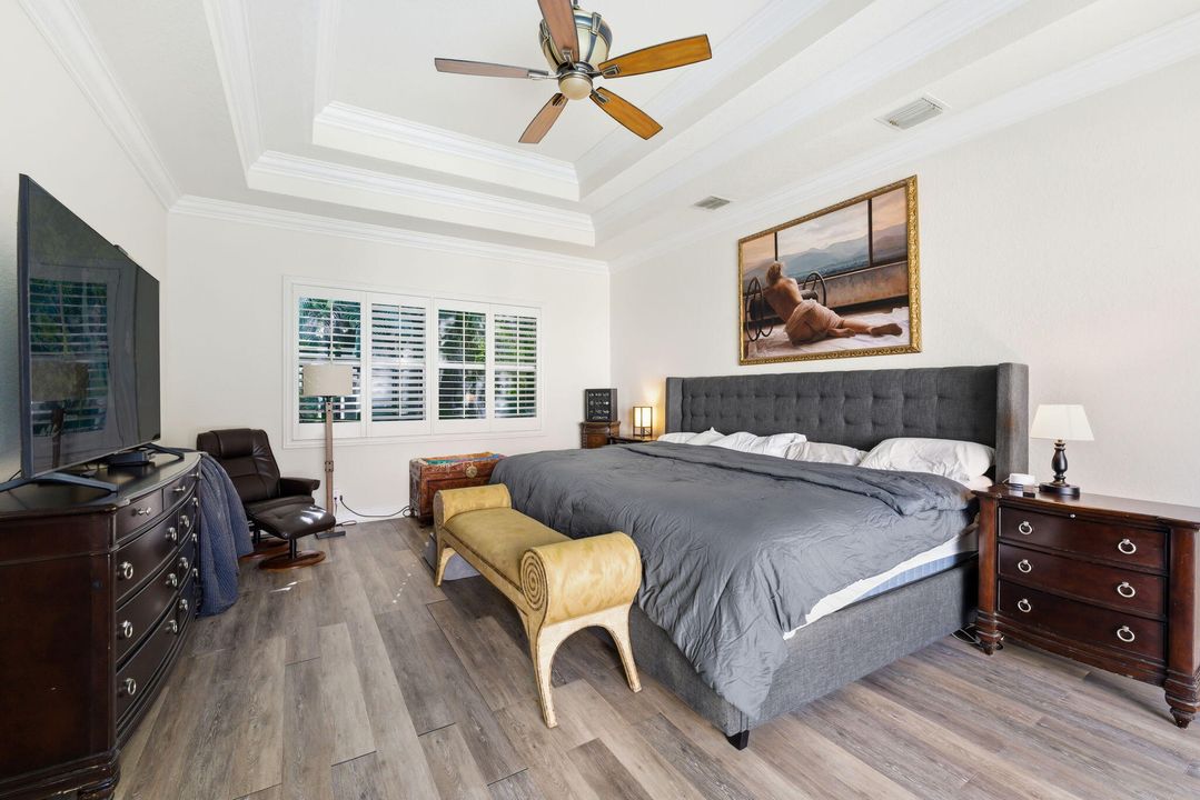 For Rent: $10,900 (5 beds, 4 baths, 3741 Square Feet)