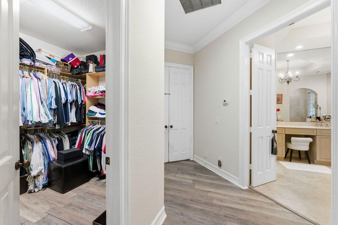 For Rent: $10,900 (5 beds, 4 baths, 3741 Square Feet)