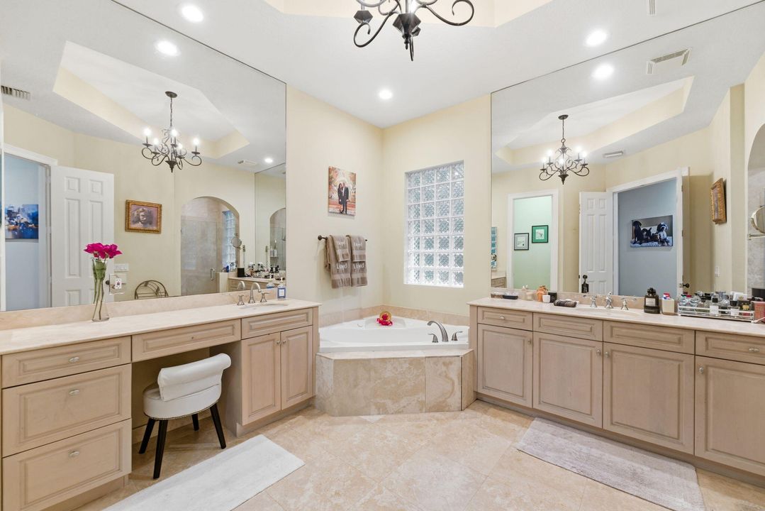 For Rent: $10,900 (5 beds, 4 baths, 3741 Square Feet)