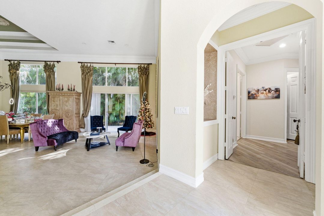 For Rent: $10,900 (5 beds, 4 baths, 3741 Square Feet)