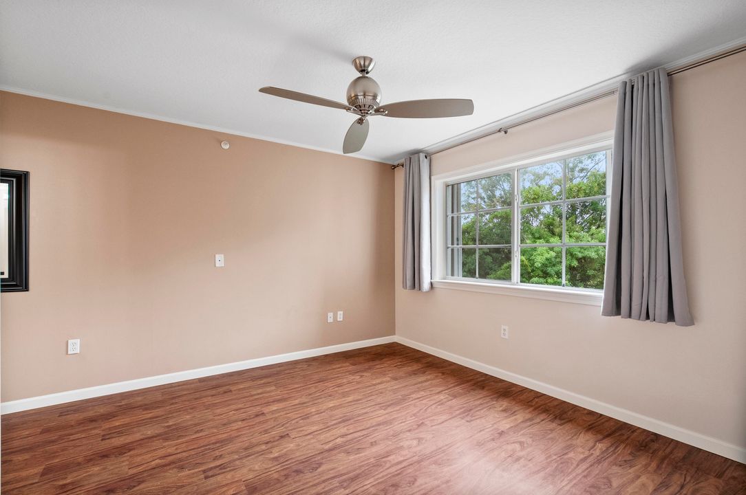 For Sale: $255,900 (2 beds, 2 baths, 1067 Square Feet)