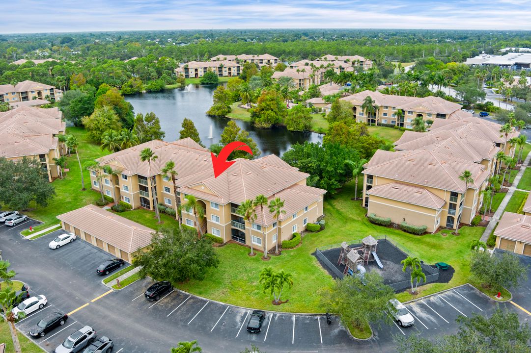 For Sale: $255,900 (2 beds, 2 baths, 1067 Square Feet)