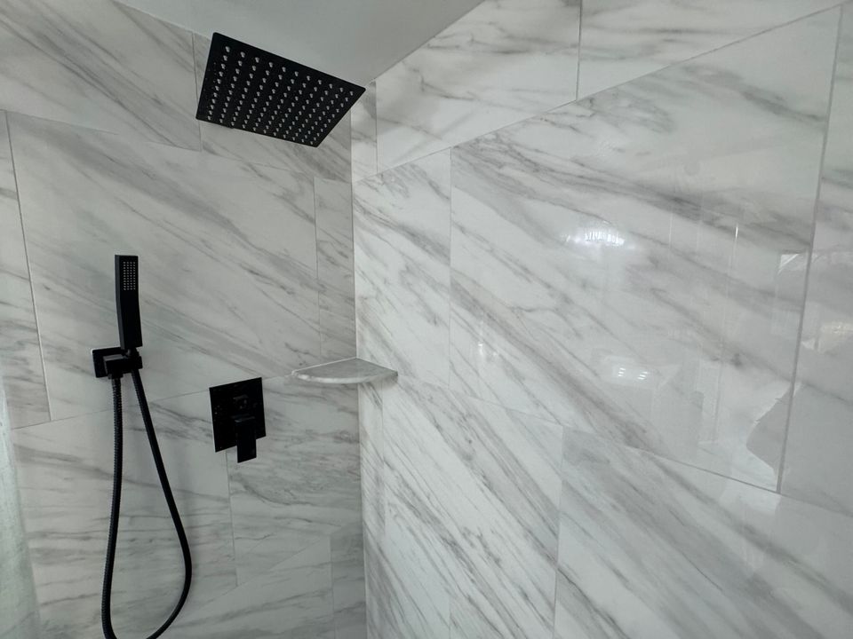 For Sale: $250,000 (2 beds, 2 baths, 1111 Square Feet)