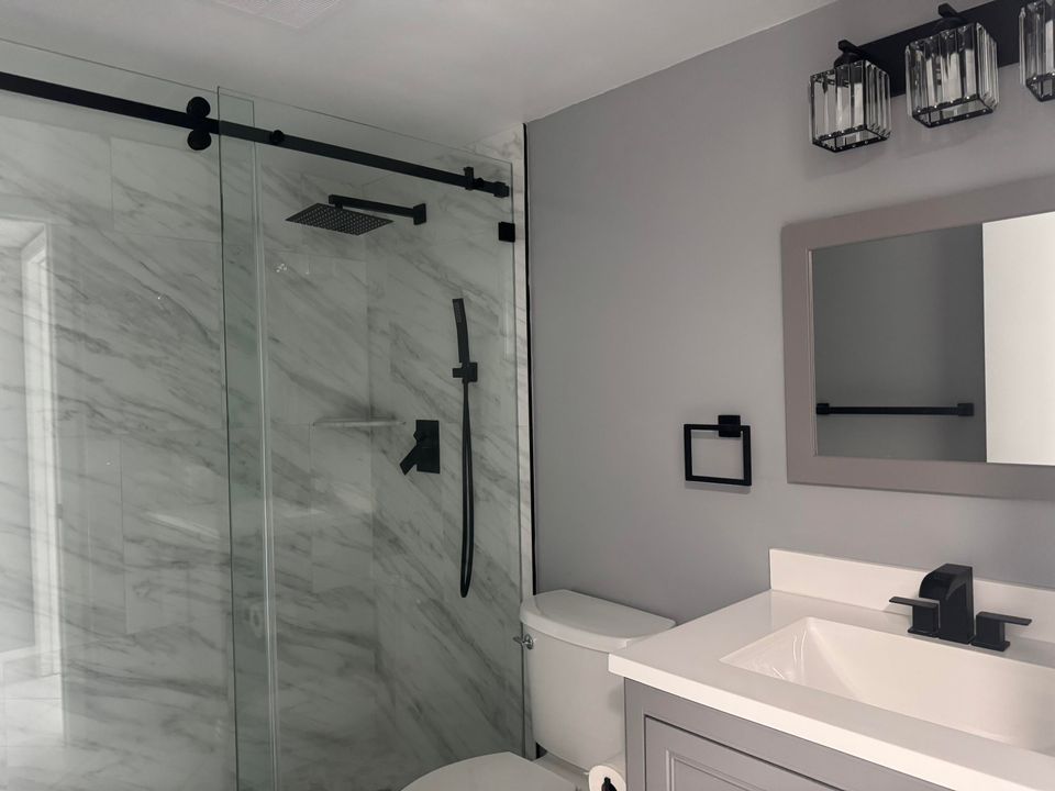 For Sale: $250,000 (2 beds, 2 baths, 1111 Square Feet)