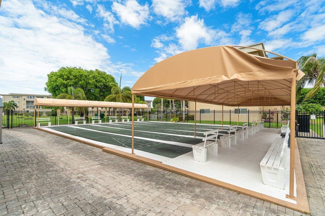 出租: $1,600 (2 贝兹, 2 浴室, 960 平方英尺)