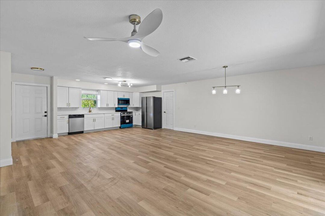 For Sale: $439,990 (3 beds, 2 baths, 1297 Square Feet)