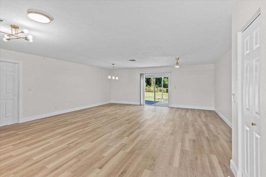 For Sale: $439,990 (3 beds, 2 baths, 1297 Square Feet)