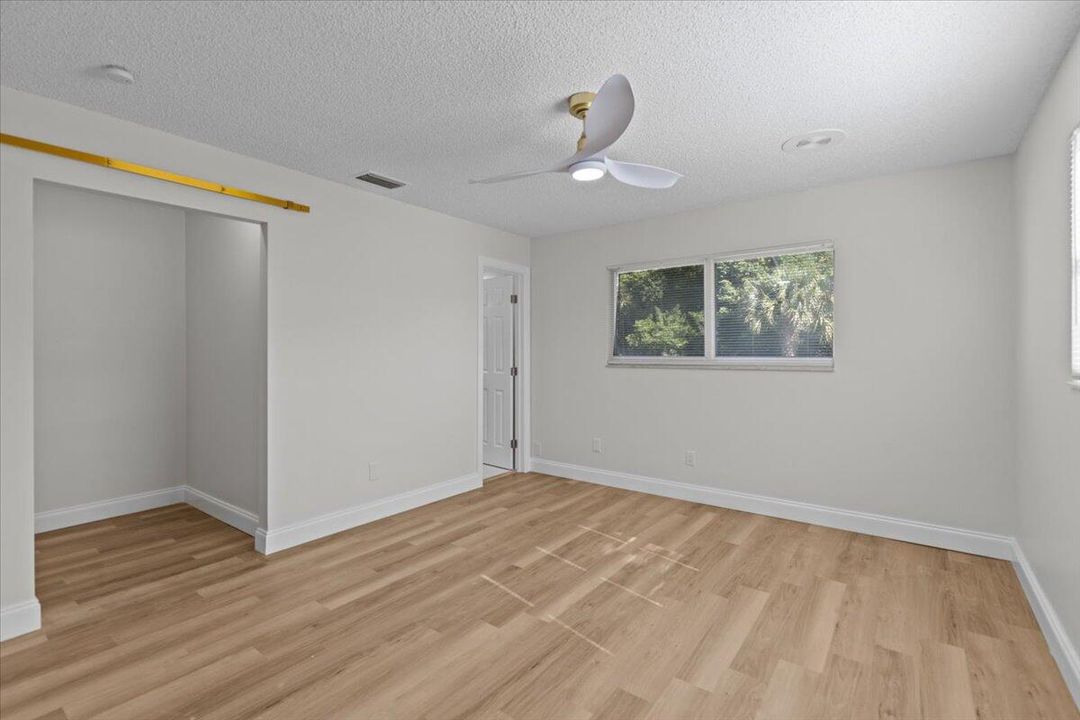 For Sale: $439,990 (3 beds, 2 baths, 1297 Square Feet)