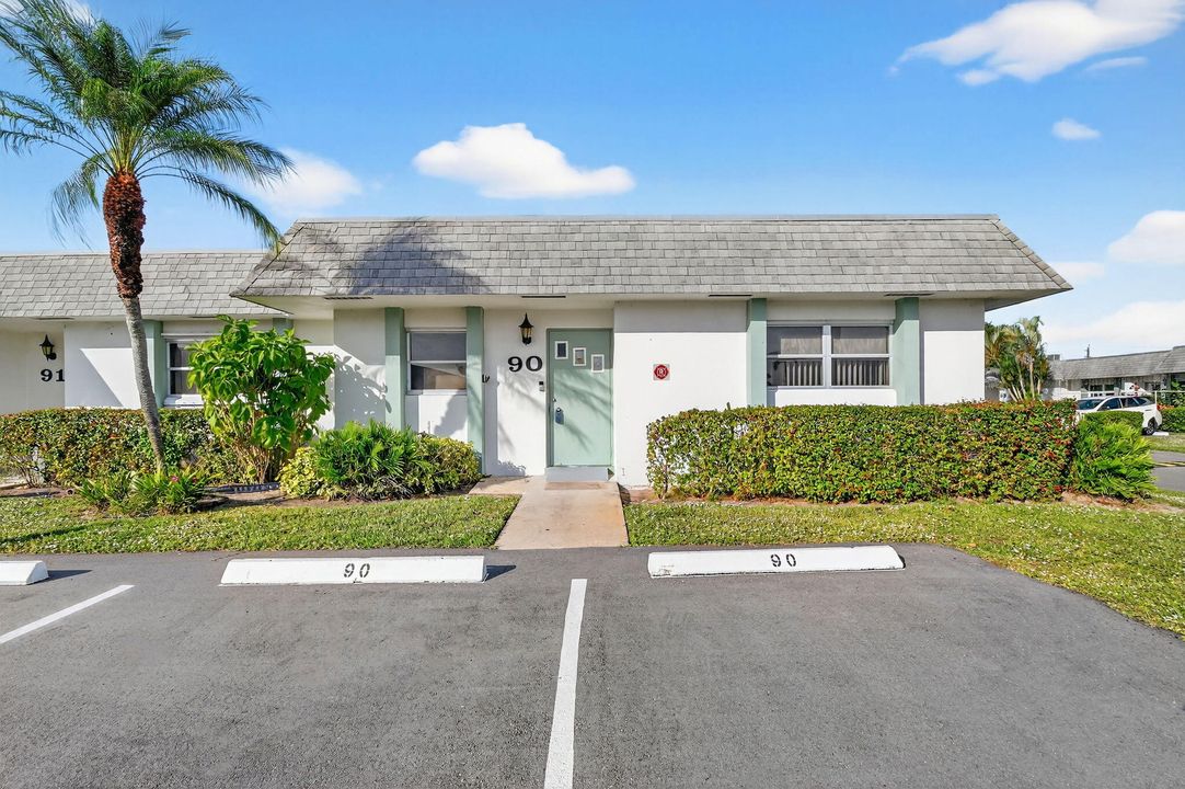 For Sale: $169,900 (2 beds, 2 baths, 1624 Square Feet)