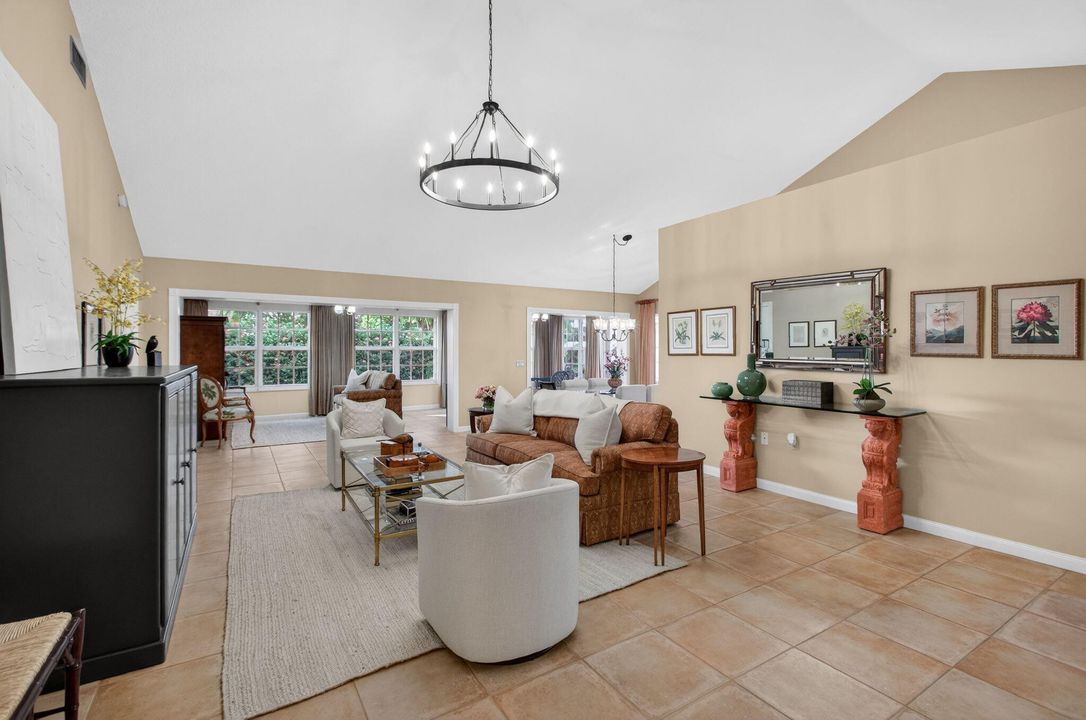 En Venta: $619,000 (3 camas, 2 baños, 2271 Pies cuadrados)