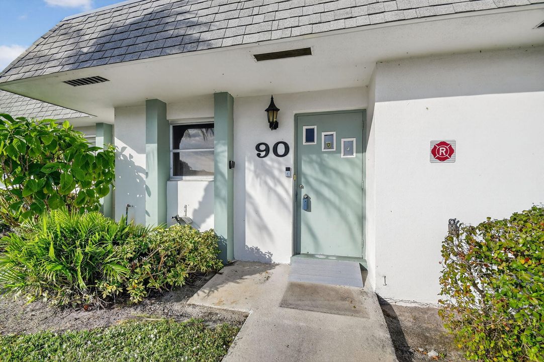 For Sale: $169,900 (2 beds, 2 baths, 1624 Square Feet)