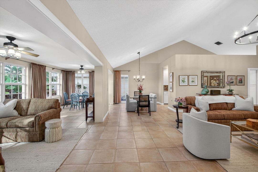 En Venta: $619,000 (3 camas, 2 baños, 2271 Pies cuadrados)