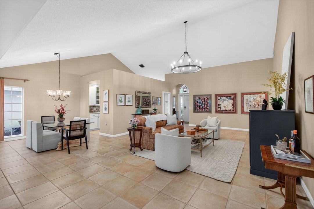 En Venta: $619,000 (3 camas, 2 baños, 2271 Pies cuadrados)