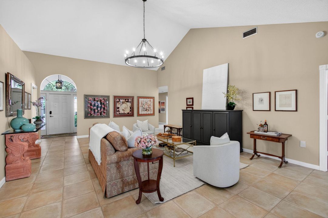 En Venta: $619,000 (3 camas, 2 baños, 2271 Pies cuadrados)