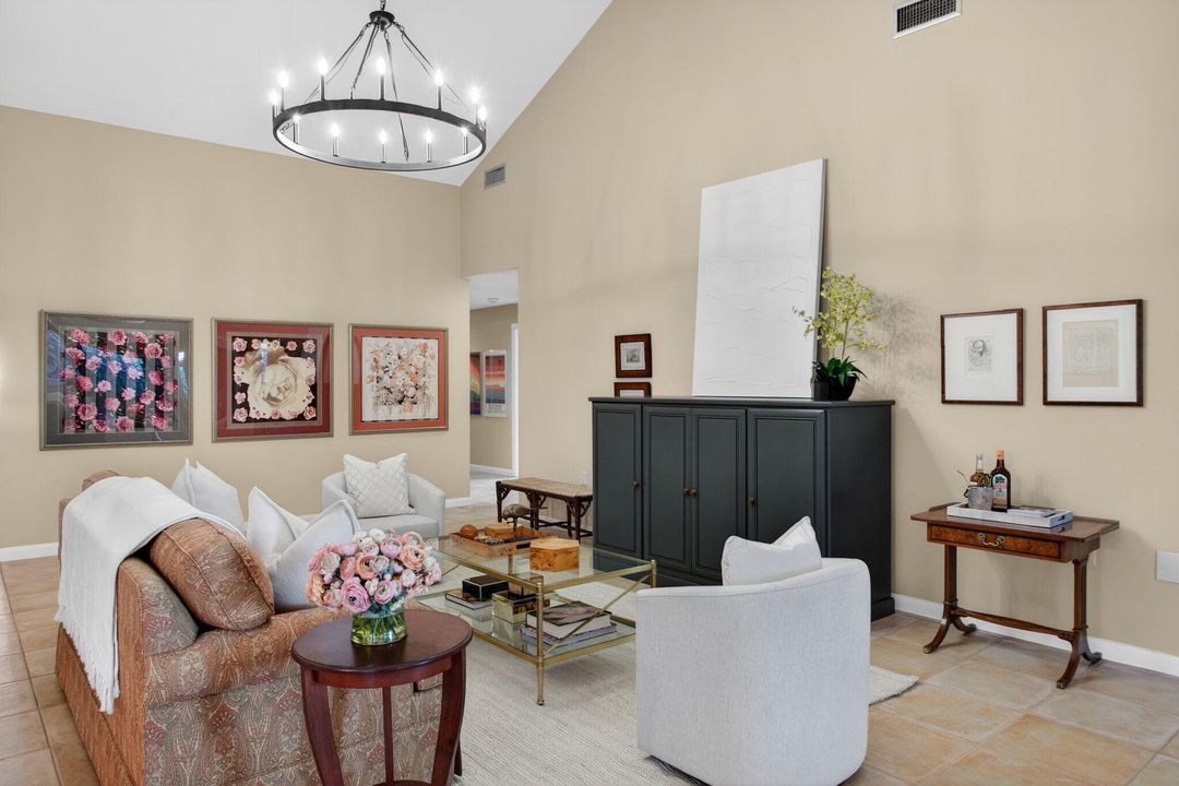 En Venta: $619,000 (3 camas, 2 baños, 2271 Pies cuadrados)