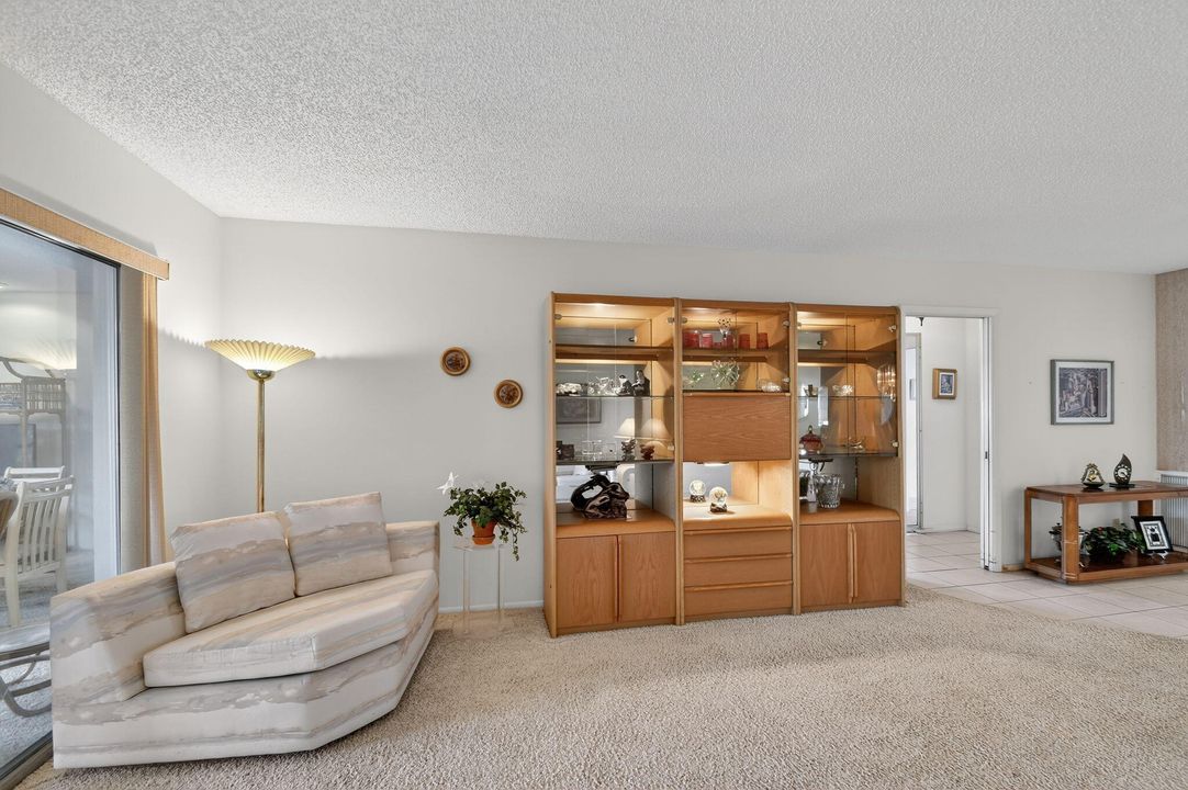 For Sale: $169,900 (2 beds, 2 baths, 1624 Square Feet)