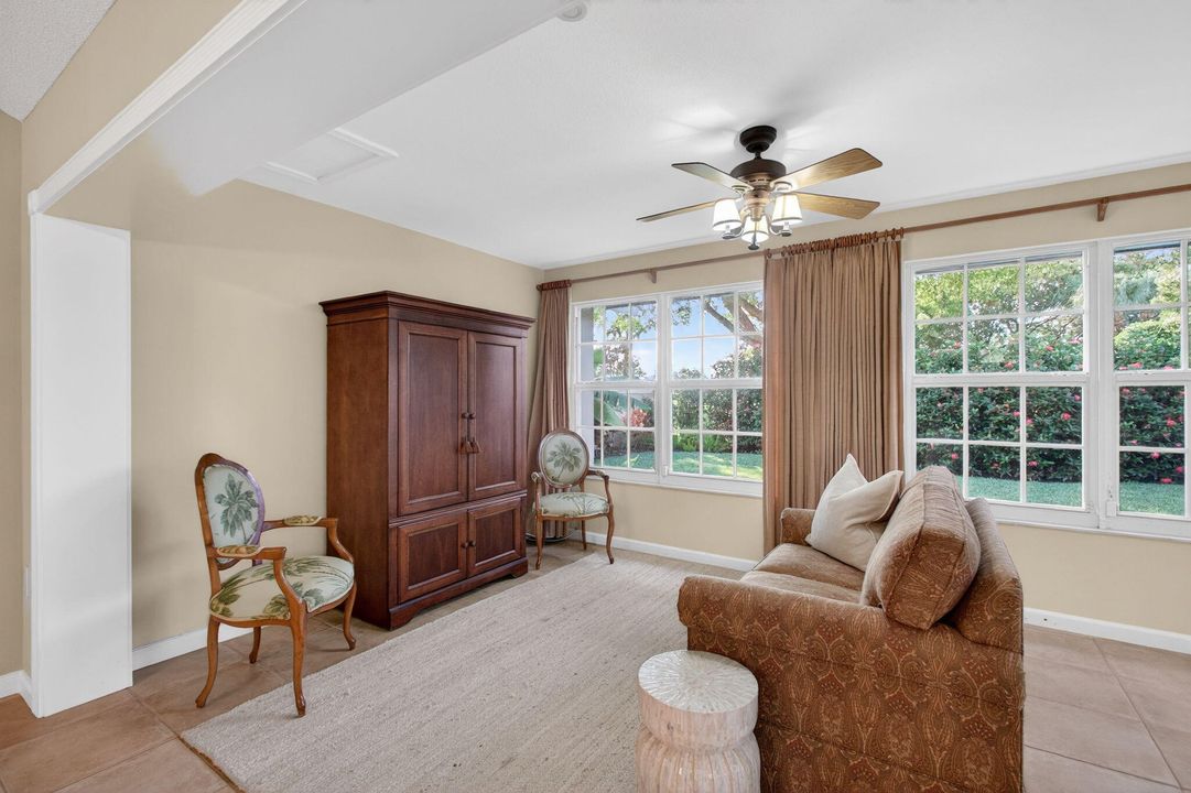 En Venta: $619,000 (3 camas, 2 baños, 2271 Pies cuadrados)