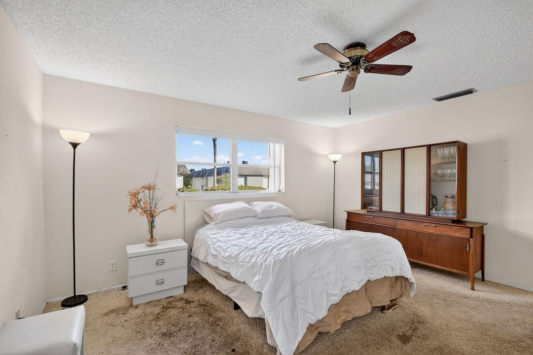 For Sale: $169,900 (2 beds, 2 baths, 1624 Square Feet)