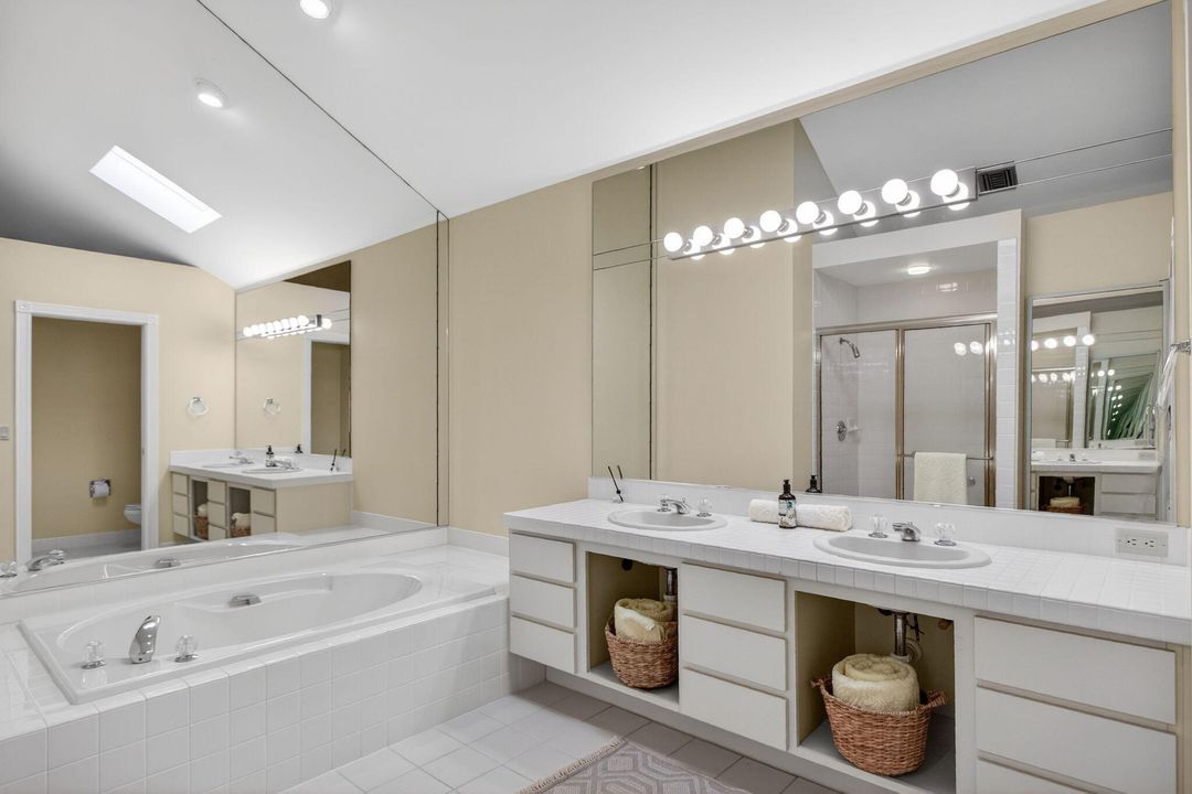 En Venta: $619,000 (3 camas, 2 baños, 2271 Pies cuadrados)