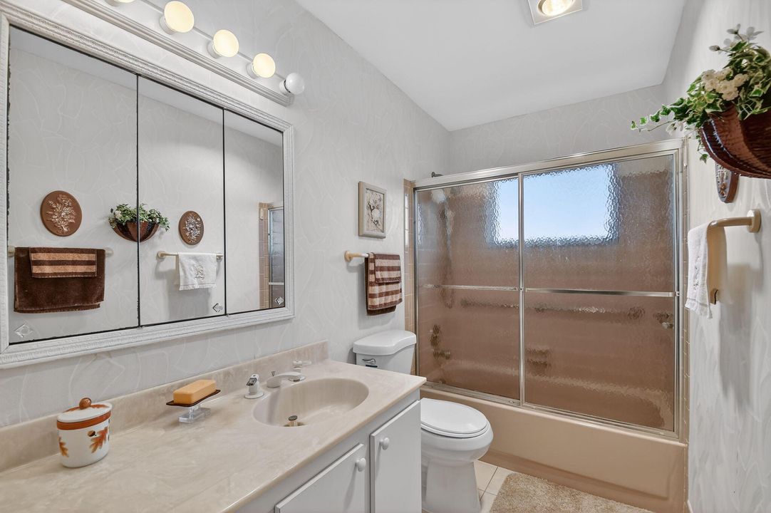 For Sale: $169,900 (2 beds, 2 baths, 1624 Square Feet)