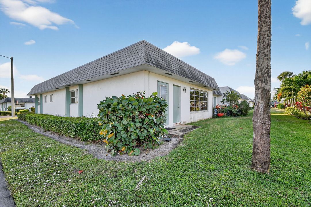 For Sale: $169,900 (2 beds, 2 baths, 1624 Square Feet)