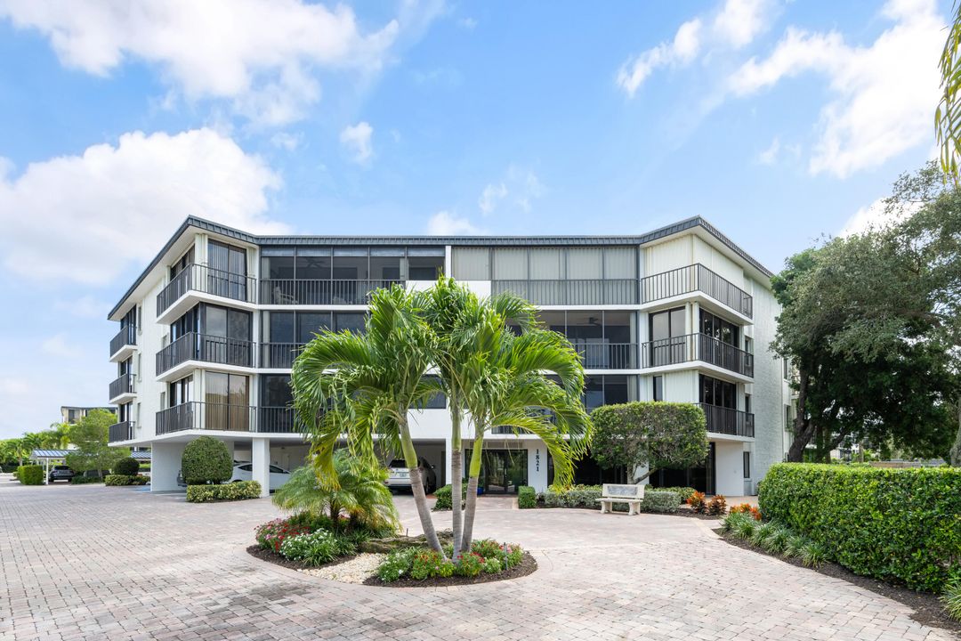 待售: $575,000 (2 贝兹, 2 浴室, 1900 平方英尺)