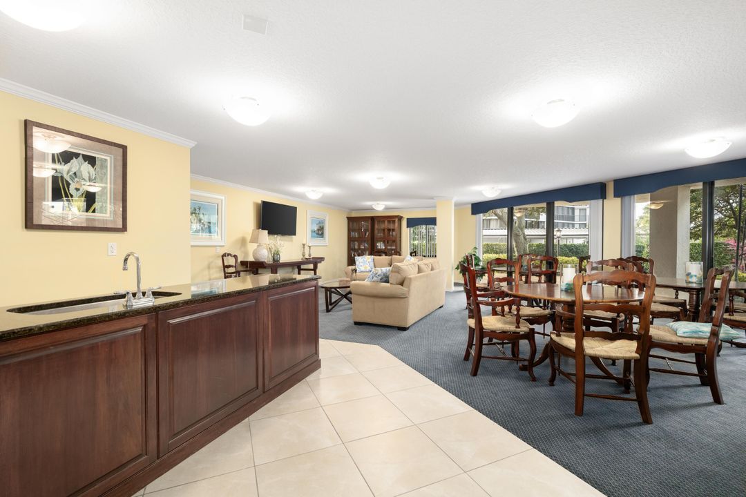 待售: $575,000 (2 贝兹, 2 浴室, 1900 平方英尺)