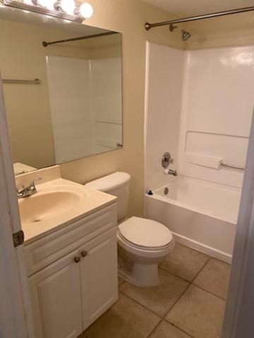 For Rent: $2,550 (2 beds, 2 baths, 1302 Square Feet)