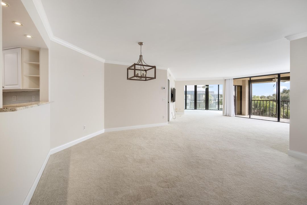 待售: $575,000 (2 贝兹, 2 浴室, 1900 平方英尺)