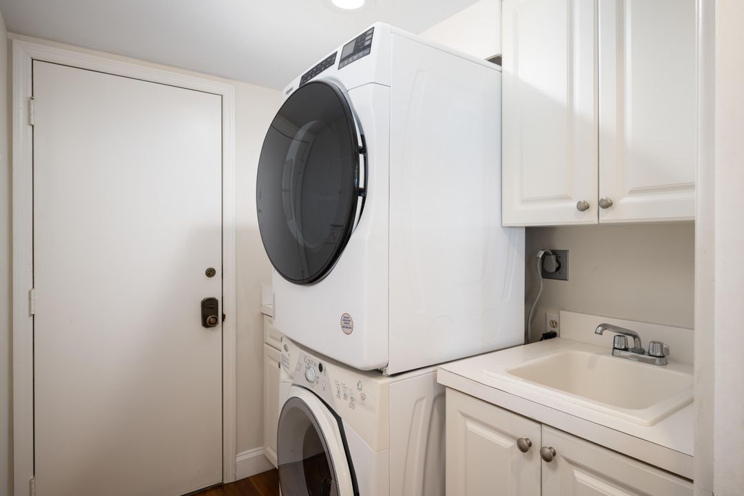 待售: $575,000 (2 贝兹, 2 浴室, 1900 平方英尺)