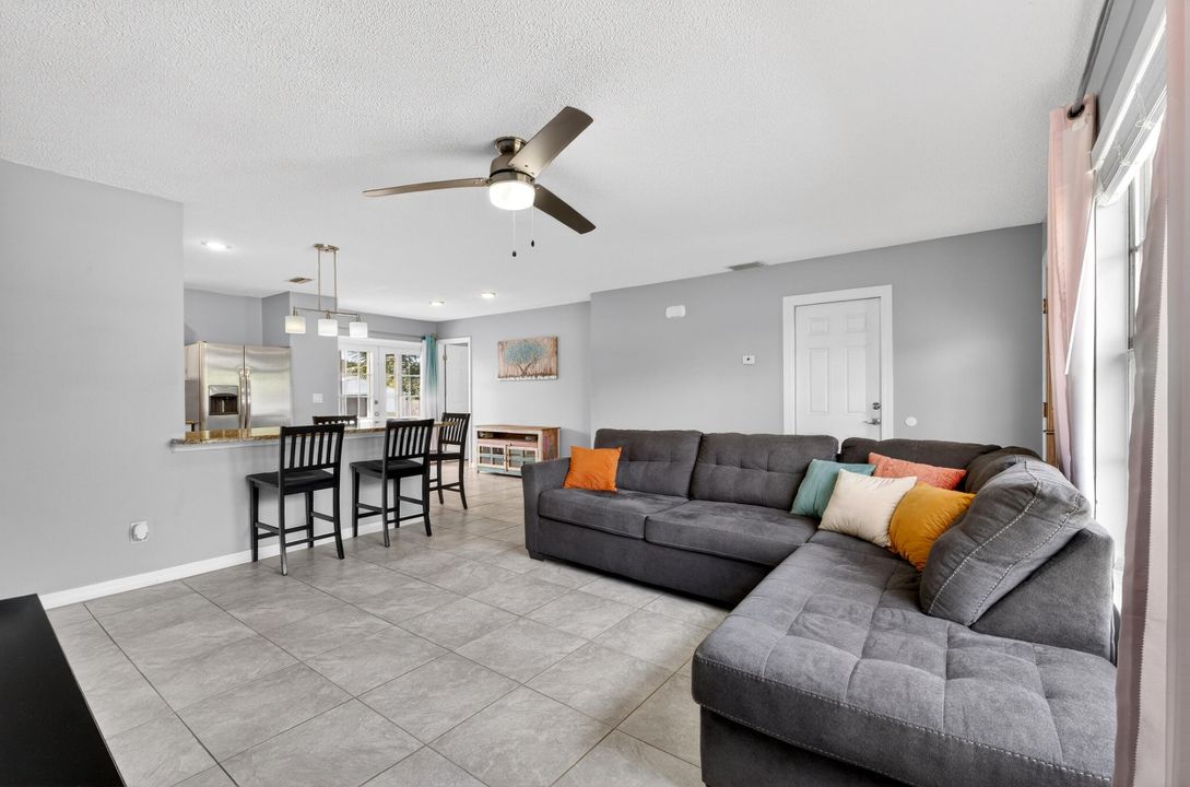 待售: $319,999 (3 贝兹, 2 浴室, 1160 平方英尺)