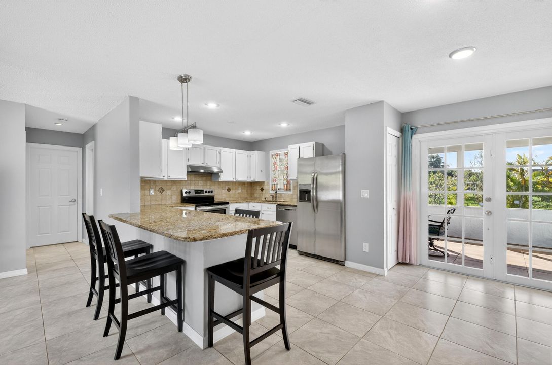 待售: $319,999 (3 贝兹, 2 浴室, 1160 平方英尺)