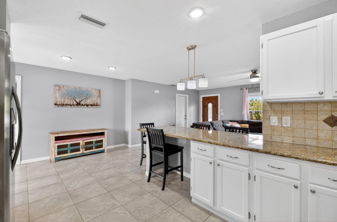 待售: $319,999 (3 贝兹, 2 浴室, 1160 平方英尺)