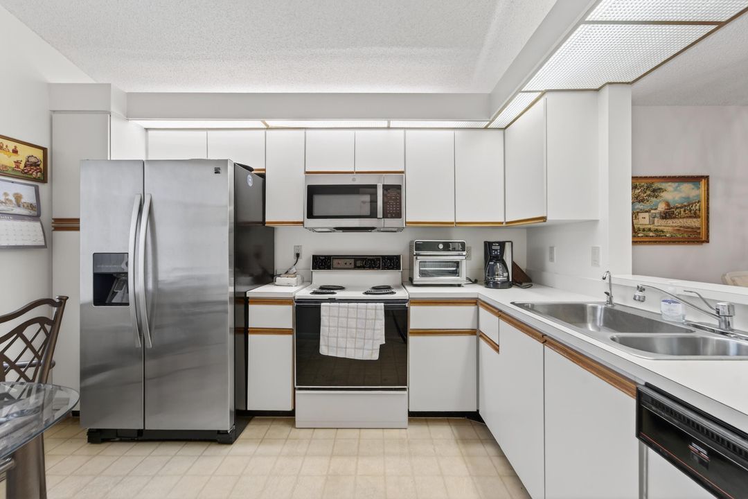 待售: $229,000 (2 贝兹, 2 浴室, 1217 平方英尺)