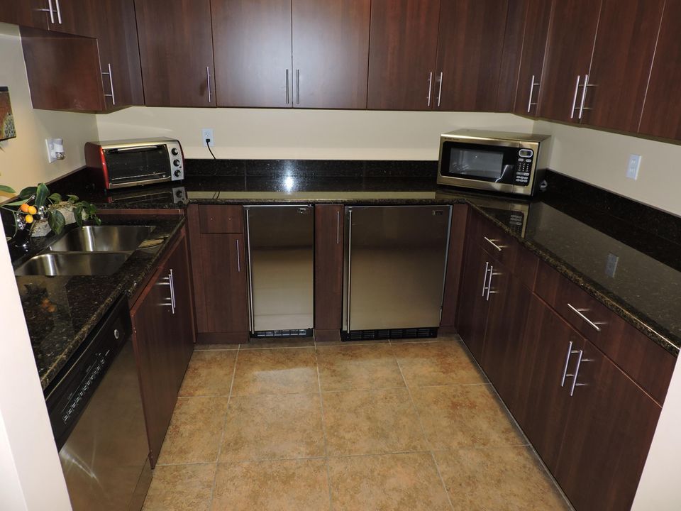 For Rent: $2,500 (2 beds, 2 baths, 1064 Square Feet)