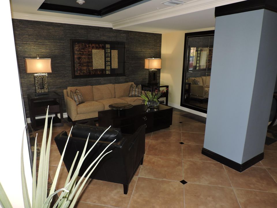 For Rent: $2,500 (2 beds, 2 baths, 1064 Square Feet)